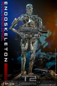 Terminator 2 Movie Masterpiece Actionfigur 1/6 Endoskelett (Battle Damaged Version) 31 cm