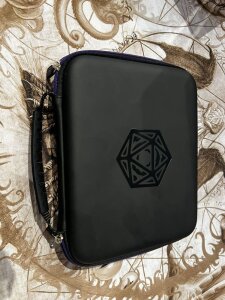 CritStones Würfeltasche Arcanum Schwarz