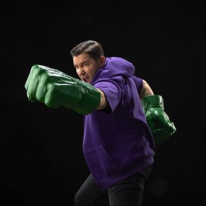 The Incredible Hulk Marvel Legends Premium Roleplay-Fäuste