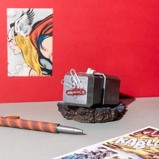 Marvel Thor Stift mit Halter Hammer
