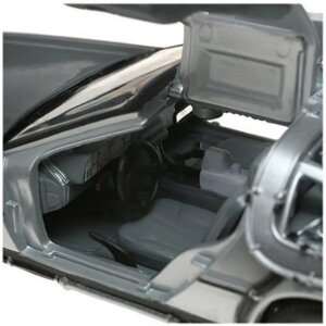 Zurueck in die Zukunft II Diecast Modell 1/24 81er...
